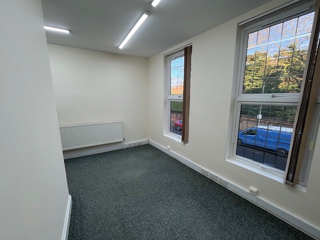 Office in Bedford - photo 2